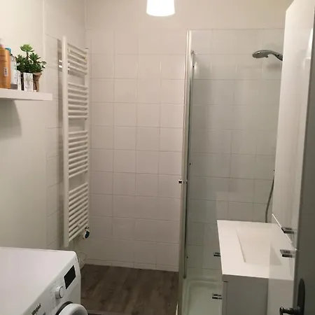 T2 Centre Village - Proximite Telecabine - Vue Montagne Plein Sud - Terrasse Couverte - Balcon - 1 Lit Double En 160 - Salon 1 Canape Convertible En 140 - Cuisine Separee