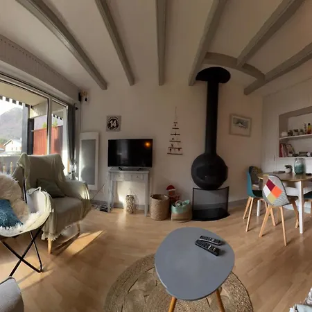 아파트 T2 Centre Village - Proximite Telecabine - Vue Montagne Plein Sud - Terrasse Couverte - Balcon - 1 Lit Double En 160 - Salon 1 Canape Convertible En 140 - Cuisine Separee *