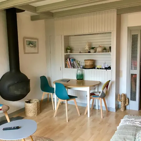 T2 Centre Village - Proximite Telecabine - Vue Montagne Plein Sud - Terrasse Couverte - Balcon - 1 Lit Double En 160 - Salon 1 Canape Convertible En 140 - Cuisine Separee Lejlighed